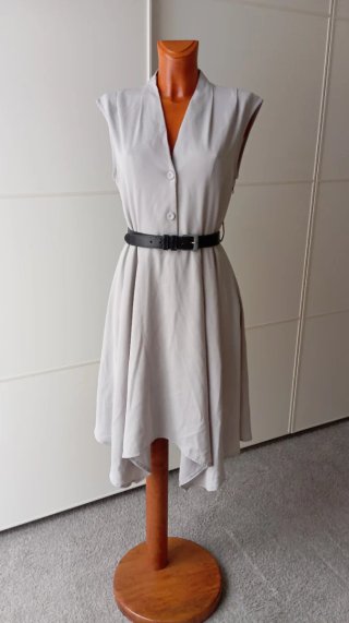 Vestido vintage gris asimétrico.