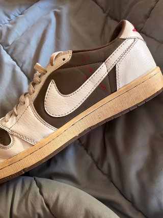Nike Jordan x Travis Scott Marroni/Bianchi