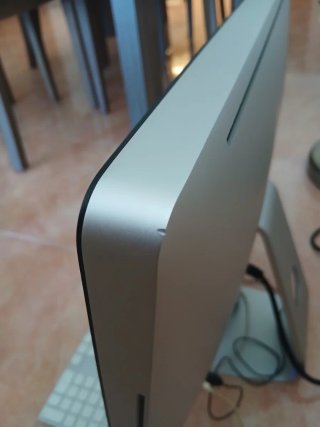 Apple iMac 12,1.