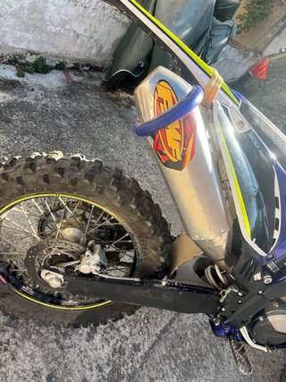 Moto Enduro/Motocross Azul y Negra