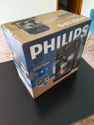 Cafetera Philips Serie 5400 PRECINTADA