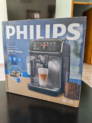 Cafetera Philips Serie 5400 PRECINTADA