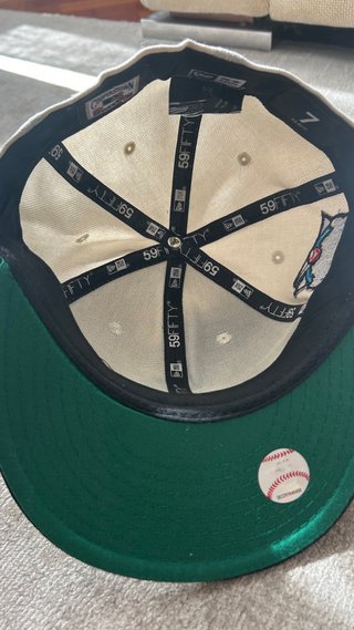 Gorra New Era Yankees Beige y Negra
