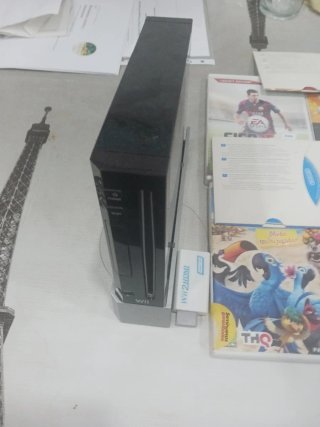 Nintendo Wii + 2 Mandos + Juegos