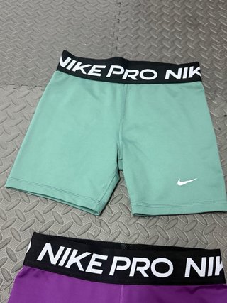 Mallas Nike Pro Verdes y Moradas