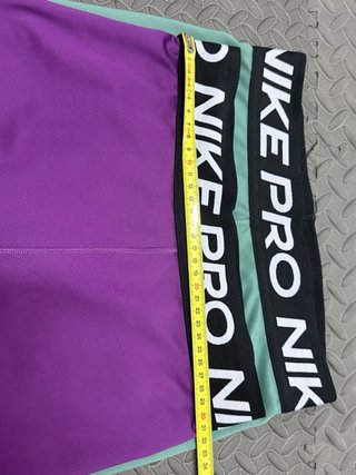 Mallas Nike Pro Verdes y Moradas