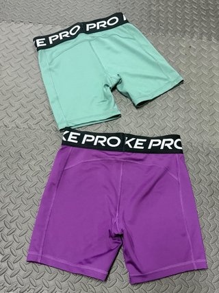 Mallas Nike Pro Verdes y Moradas