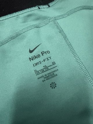 Mallas Nike Pro Verdes y Moradas