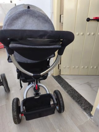Triciclo infantil gris