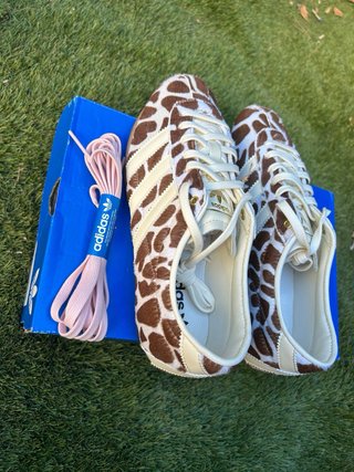 Adidas Tokio Estampado Jirafa