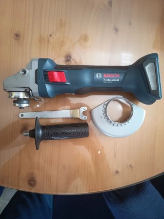 Radial Bosch Profesional GWS 8-115