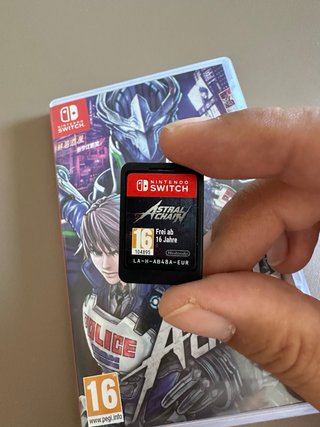 Astral Chain Nintendo Switch + Póster reserva