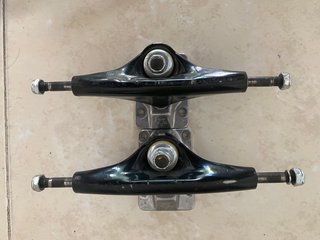 Ejes Skate Mini Logo 7.63