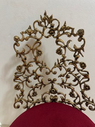 Sillas Vintage Bronce y Tela Roja. Barroca