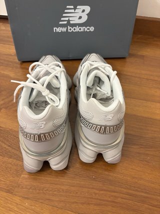 New Balance 9060 Tg. 46,5 Argento/Bianco