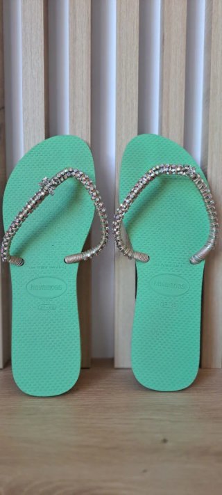 Havaianas personalizadas con pedrería