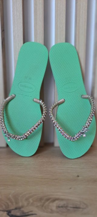 Havaianas personalizadas con pedrería
