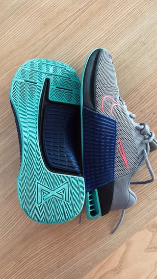 Nike Metcon 9 Gris y Turquesa