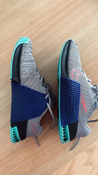 Nike Metcon 9 Gris y Turquesa