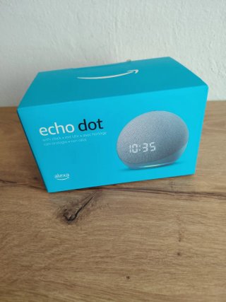 Amazon Echo Dot con reloj gris