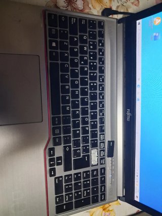 Portátil Fujitsu Lifebook Serie E