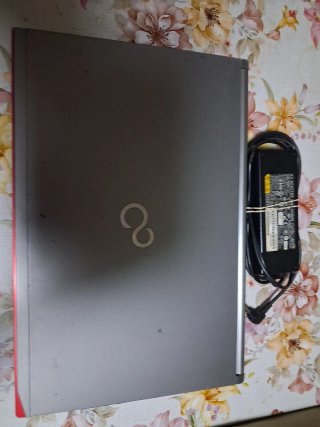 Portátil Fujitsu Lifebook Serie E