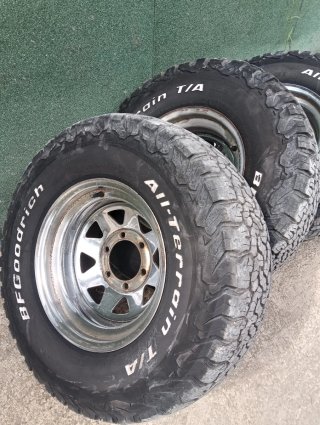 Ruedas BFGoodrich All-Terrain T/A (4 unidades)