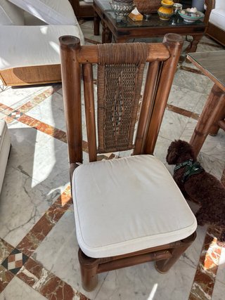 Mesa de comedor con 6 sillas de bambú y cristal