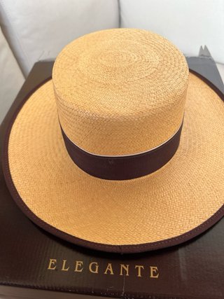 Sombrero de paja elegante para montar