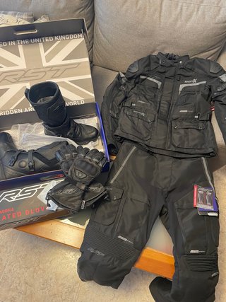 Lote Equipación Moto Trail Arai & RST 5 Artículos