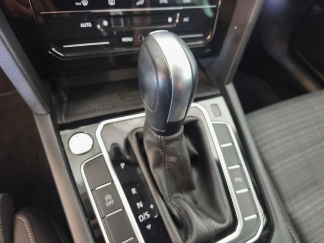 Volkswagen Passat Variant Executive 2.0 TDI D 2021, foto 20