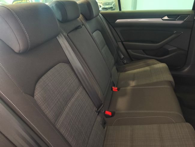 Volkswagen Passat Variant Executive 2.0 TDI D 2021, foto 25