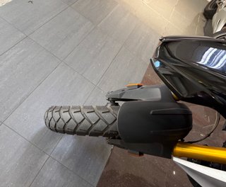 BMW G310GS Negra y Blanca