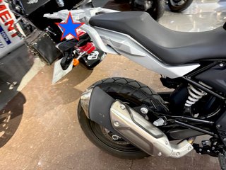 BMW G310GS Negra y Blanca