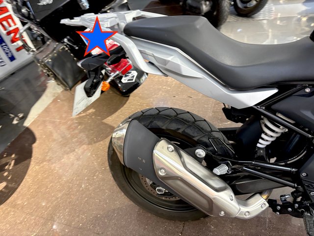 BMW G310GS Negra y Blanca