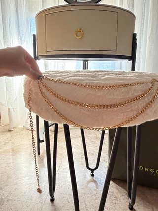 Set di accessori dorati per eventi o costumi