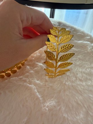 Set di accessori dorati per eventi o costumi