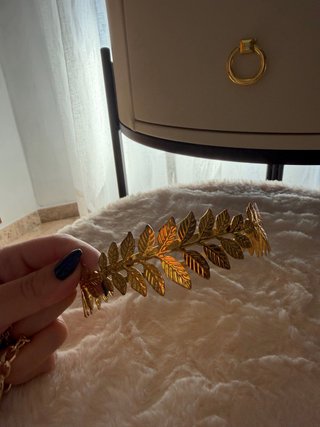 Set di accessori dorati per eventi o costumi