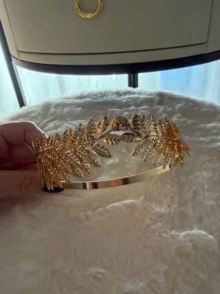 Set di accessori dorati per eventi o costumi