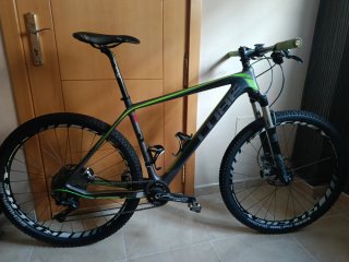 Bicicleta Cube Rígida Carbono