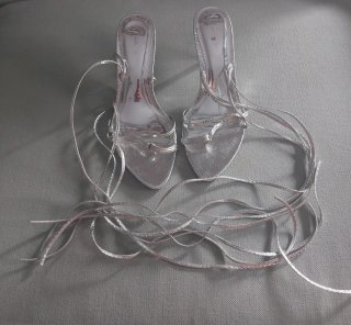 Sandalias plateadas Zara efecto piel serpiente