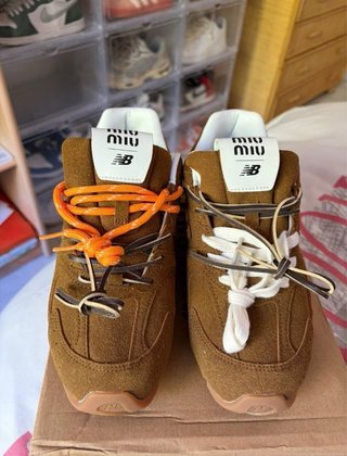 New Balance x Miu Miu Marrones