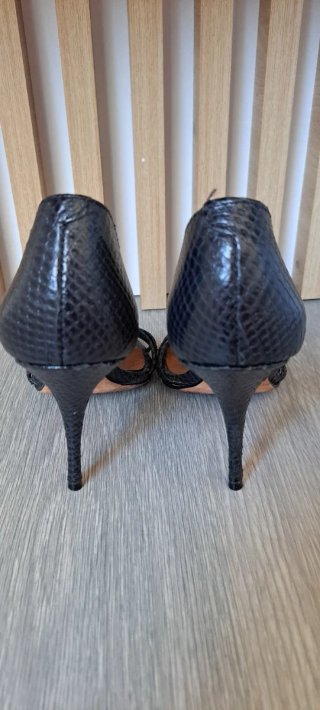 Sandalias Schutz Negras Piel Serpiente