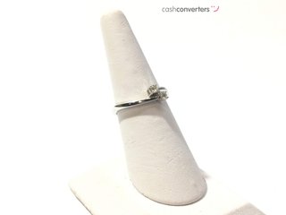 anillo oro 18k con piedra con diamante