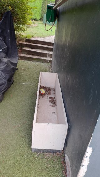 Jardinera de mármol y piedra