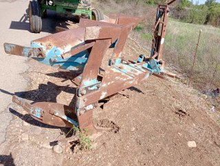 Arado de tractor