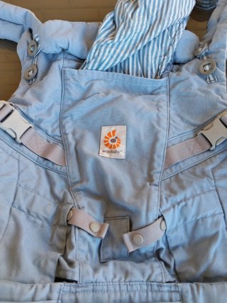 Mochila Ergobaby para bebé azul