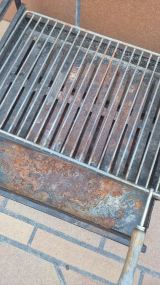 Barbacoa de sobremesa metálica