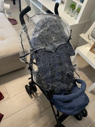 Carrito de bebé azul hasta 15kg con poncho imperme