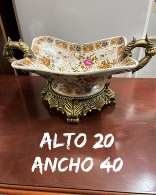 Set Porcelana Motivos Florales Jarrón Frutero